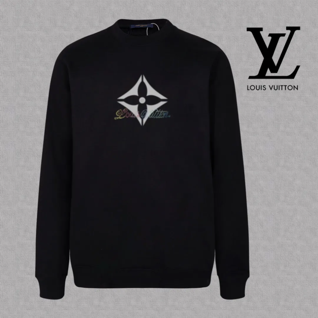 🅿️250 hot style on the shelves🔥❗ 💫〖Louis Vuitton LV〗 Fashionable round neck sweatshirt, casually matched with various styles, it is perfectly handsome😎The whole dress is made of double waistcoats, which makes the whole dress more three-dimensional. Not ordinary factories can do such fine work. The 2025 spring style counters are on sale, exquisite round neck terry sweatshirt, high-end double-strand pure cotton Customized drawstring ribs are dyed in the same vat and are complete with three standards. The chest craftsmanship adopts a simple and elegant pattern on the chest, which is easy to control for any age group! Fit and comfortable! Customized thickened 440g terry sweatshirt fabric, soft and comfortable to the touch, with a three-dimensional shape! 🙌🏻 It’s also very breathable, so it’s a versatile style that can be worn with any outfit! ✔Color: Black White Apricot Size: S M L XL 2XL